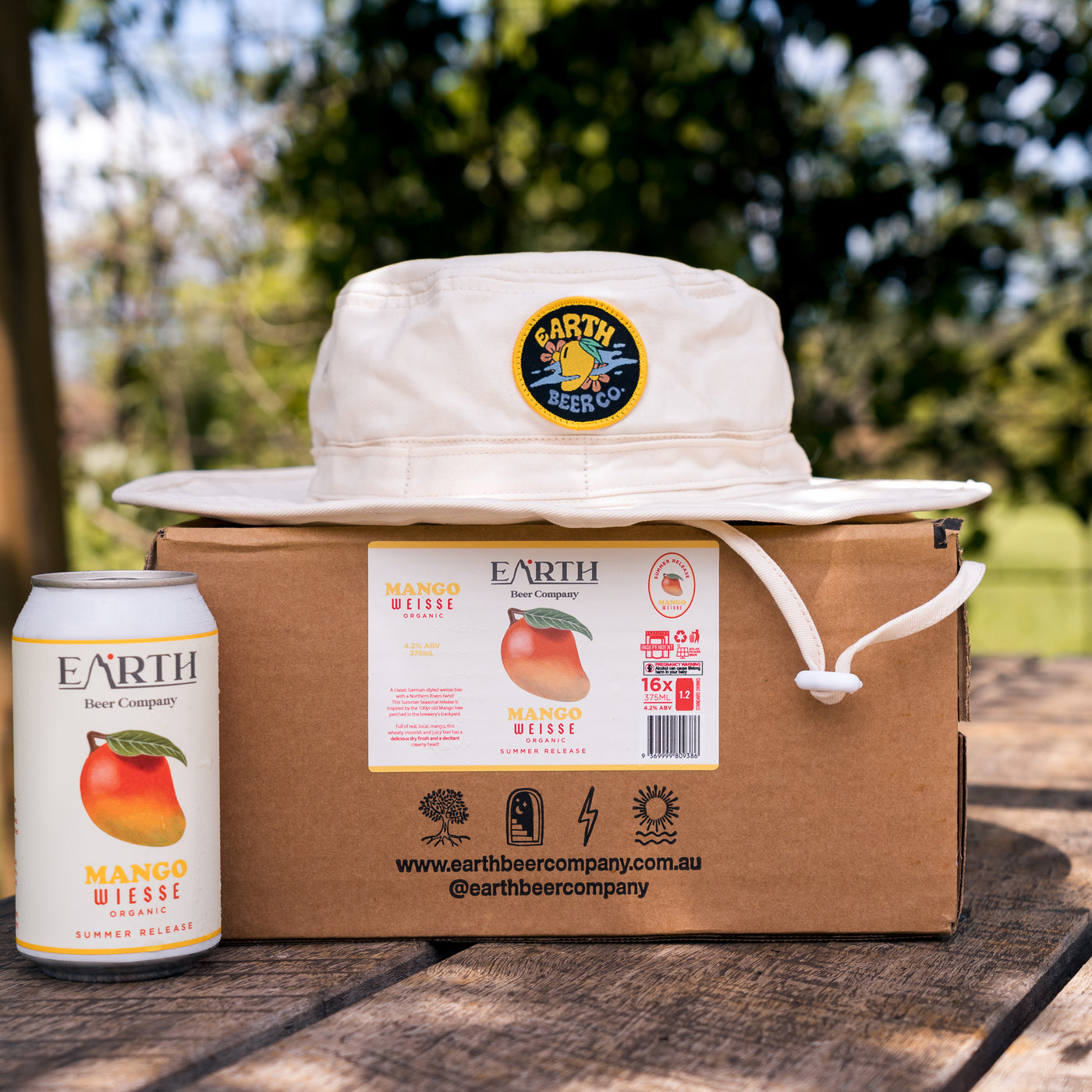 Summer Essentials - Mango Weisse Case + Bucket Hat
